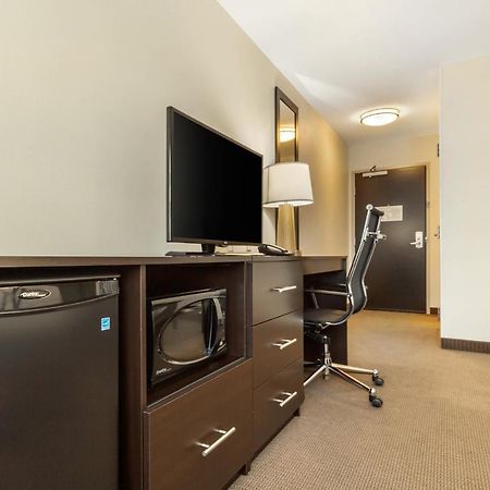 Sleep Inn & Suites Девілс-Лейк Екстер'єр фото